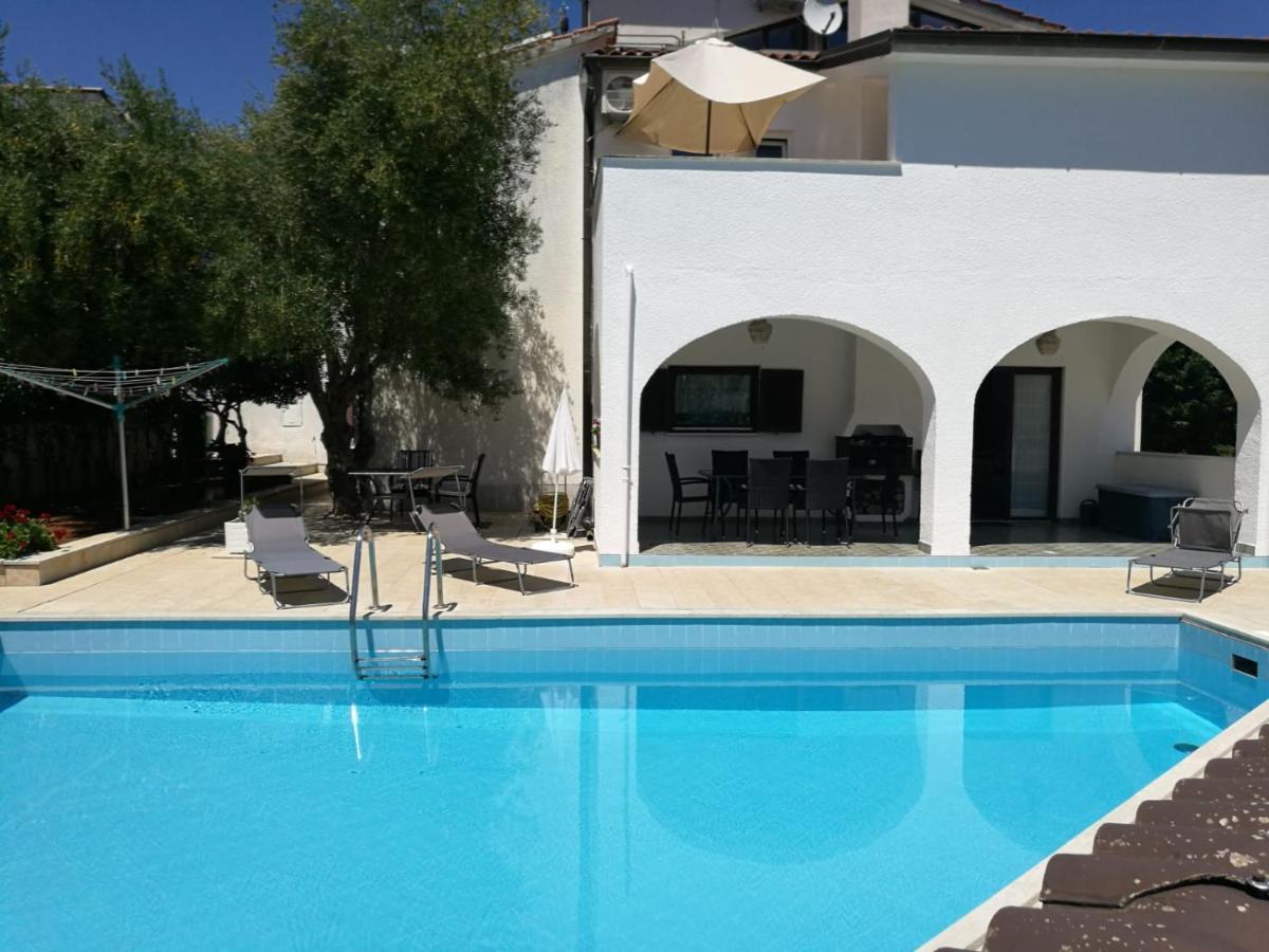 Ferienhaus Bozena Appartment 6 เวอร์ซาร์ ภายนอก รูปภาพ